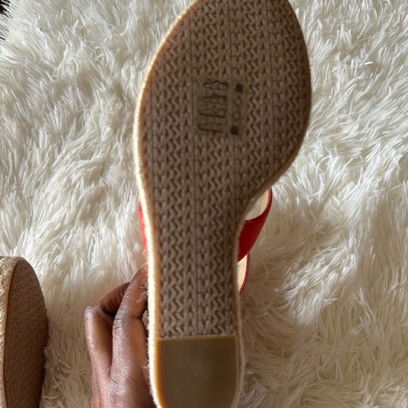 Michael Kors Coral Cutout Canvas Espadrille Wedge Sandals with Gold Zip - Picture 5 of 16